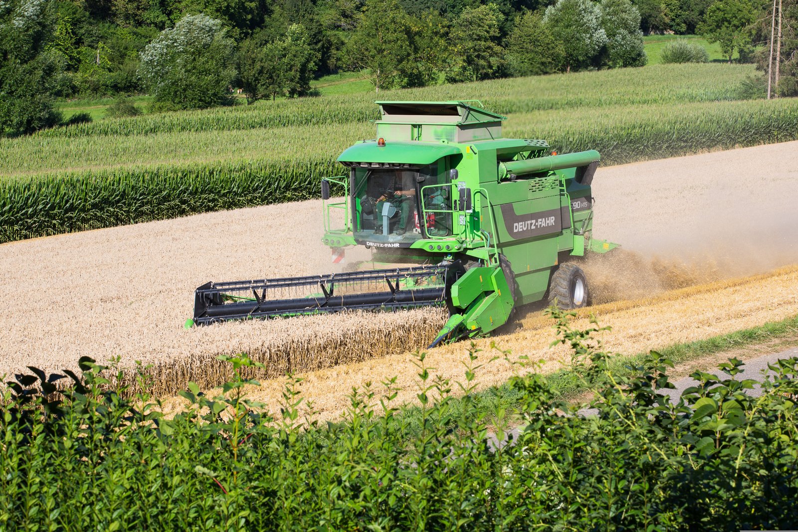 New Holland CR7.90 Combine Harvester